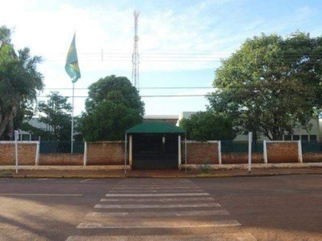 Em greve por reajuste, professores deixam alunos sem aula 