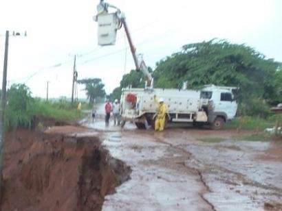 Chuva de 90 mil&iacute;metros em  4 horas causa estragos e transtornos a popula&ccedil;&atilde;o 