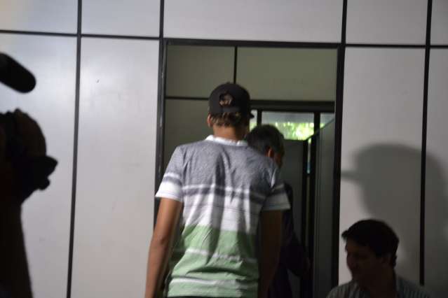 Adolescente que se apresentou n&atilde;o tem rela&ccedil;&atilde;o com ataque, diz delegado