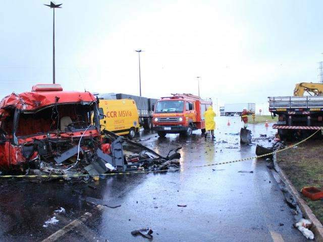 Pol&iacute;cia identifica suspeito de causar acidente com morte no anel rodovi&aacute;rio