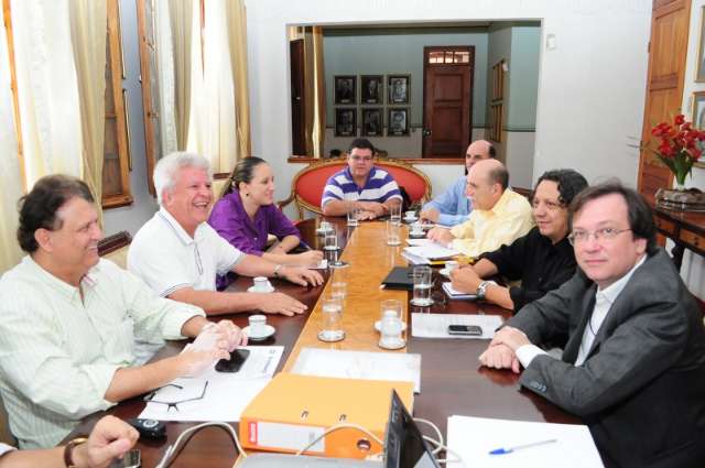 Pr&eacute;dio da C&acirc;mara ser&aacute; discutido em reuni&atilde;o espec&iacute;fifca entre Bernal e Trad