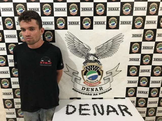 Traficante &eacute; perseguido e preso com R$ 1,5 mil e papelotes de coca&iacute;na 