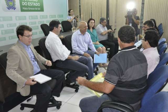 Ap&oacute;s quarta reuni&atilde;o, impasse sobre reajuste de professores permanece