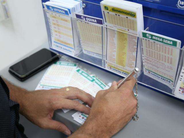 Ningu&eacute;m acerta as 6 dezenas e pr&ecirc;mio da Mega-Sena acumula