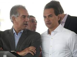À esquerda, governador Reinaldo Azambuja (PSDB), com o prefeito Marquinhos Trad (PSD),.
(Foto: Marcos Ermínio/Arquivo).