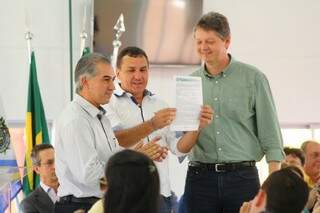 Com a presença do governador e secretário, Aurora inaugura ampliação de unidade em São Gabriel do Oeste. (Foto: Marcos Ermínio)