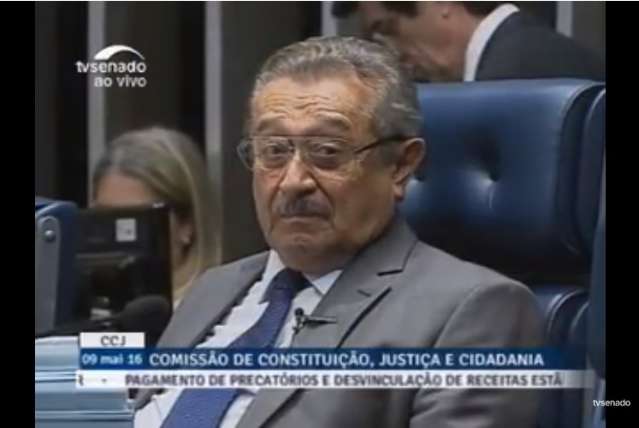 Senado faz sess&atilde;o extraordin&aacute;ria para votar cassa&ccedil;&atilde;o de Delc&iacute;dio