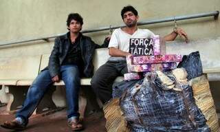 Paraguaios são presos por tráfico de drogas. (Foto: Dourados News)