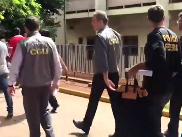Opera&ccedil;&atilde;o da PF, quati furtando iogurte e rua escura foram os v&iacute;deos mais vistos