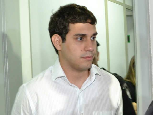  Liga&ccedil;&atilde;o de Richard para namorada vira pe&ccedil;a chave em a&ccedil;&atilde;o por morte no tr&acirc;nsito