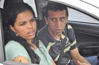 Marta e o marido pararam o carro para saber o que estava acontecendo (Foto: João Garrigó)