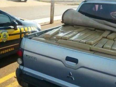 Carregamento de uma tonelada de maconha &eacute; apreendido na rodovia BR-463