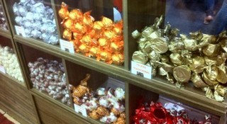 Chocolates de diversos sabores de Gramado.