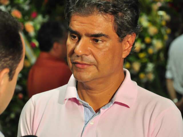  Reuni&atilde;o entre prefeito e produtores de evento garante shows na Expogrande