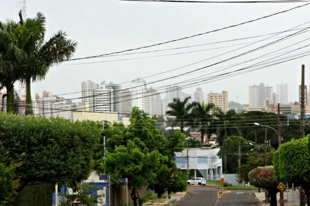 S&aacute;bado amanhece com garoa na Capital e previs&atilde;o &eacute; de tempo chuvoso