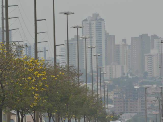  Dia amanhece encoberto, com pouca chance de chuva e previs&atilde;o de 40 graus
