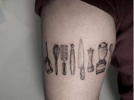 Tatuagens são declaração para vida toda, por quem tem amor pela profissão 