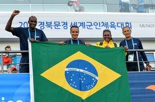 Parte da delegação brasileira na Coreia do Sul. (Foto: Divulgação Min. Defesa)
