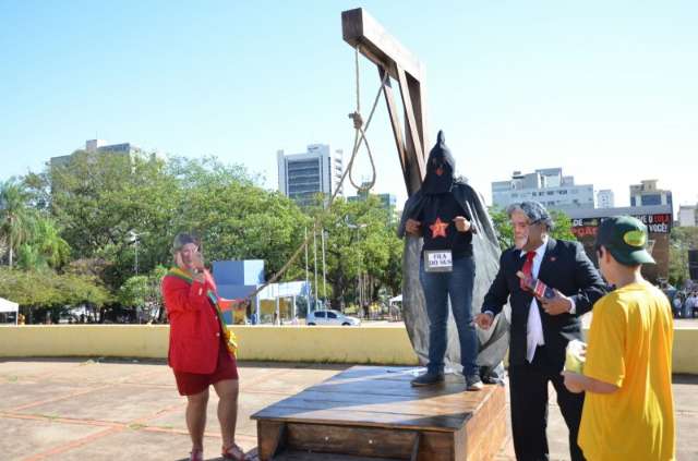 Organiza&ccedil;&atilde;o de protestos diz que foco de hoje &eacute; discutir crise nacional
