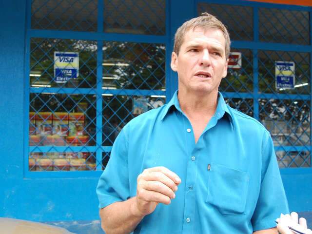  Juiz nega pedido para anular ren&uacute;ncia de Artuzi &agrave; prefeitura de Dourados