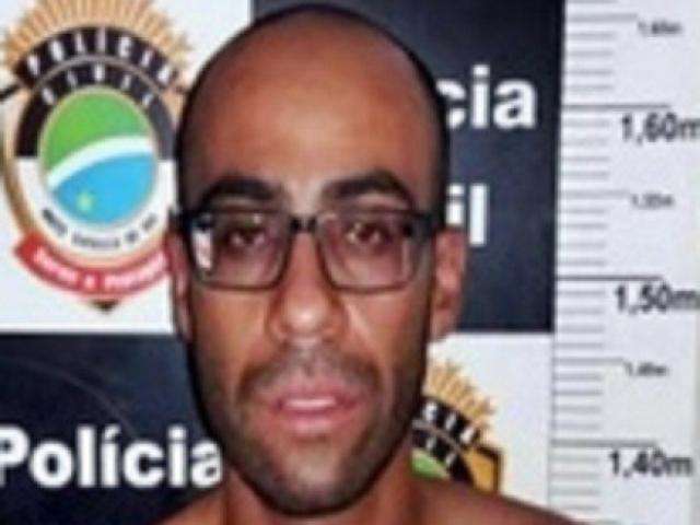 Pol&iacute;cia resgata pintor que era agredido por membros do PCC em pra&ccedil;a 
