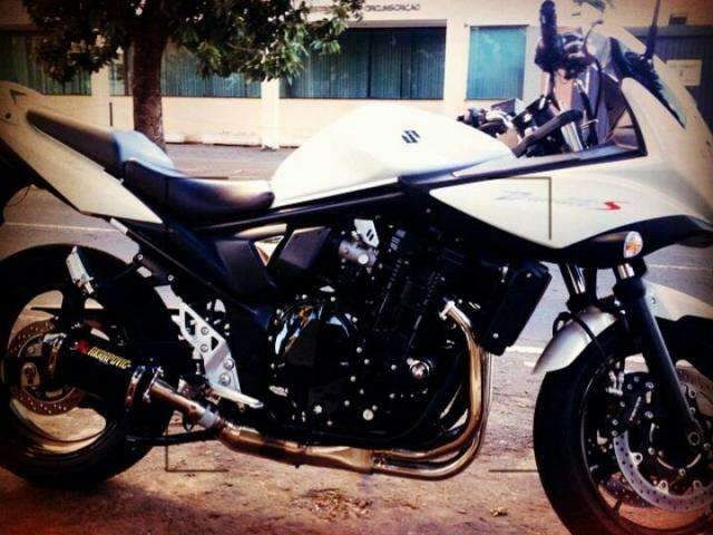 Bandidos fazem &#039;limpa&#039; em resid&ecirc;ncia e fogem com moto avaliada em R$ 30 mil