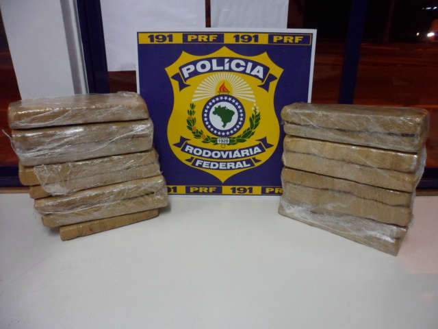  Homem &eacute; preso com 15 kg de maconha na BR-163