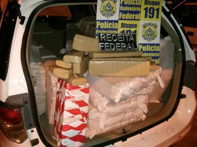 Motorista foge de fiscaliza&ccedil;&atilde;o da PRF e abandona carro com 560 kg de maconha