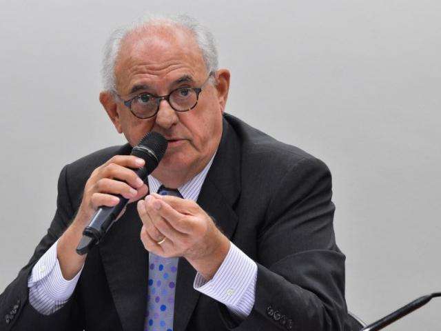Jobim procura FHC e Serra para medir apoio em eventual elei&ccedil;&atilde;o indireta