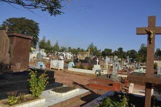Custo do enterro pode dobrar em Campo Grande (Foto: Pedro Peralta)