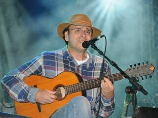 Almir Sater cantou sucessos como Trem do Pantanal, Chalana e Boiada. (Foto: Divulgação)