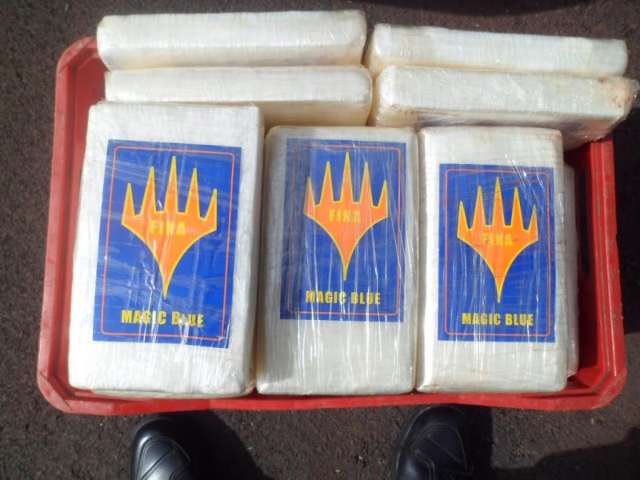 Homem &eacute; preso com mais de 84,1 kg de coca&iacute;na em Pajero