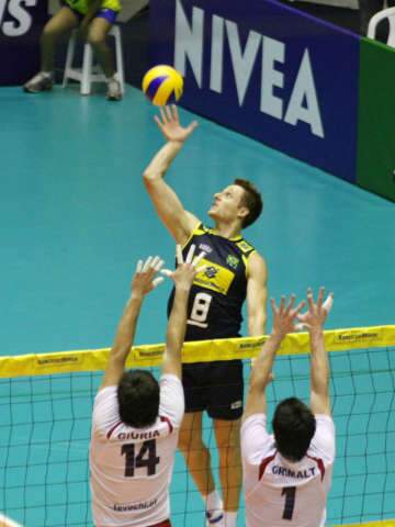  Brasil pega o Paraguai e busca 3&ordf; vit&oacute;ria seguida no Sul-Americano de v&ocirc;lei