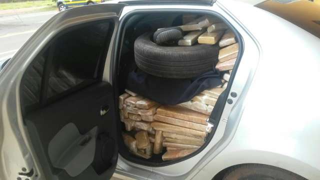 Carga de 897 kg de maconha avaliada em R$ 900 mil &eacute; apreendida pela PRF