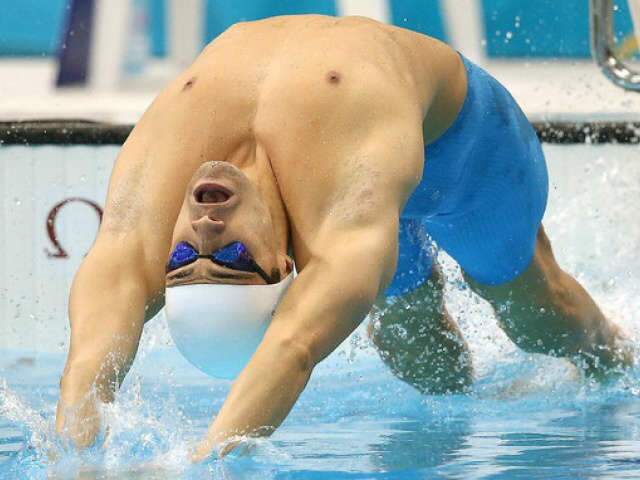  Campo-grandense se classifica &agrave;s semifinais dos 200m costas em Londres
