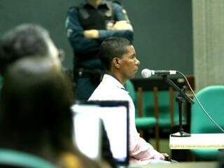 Natanael Francisco de Pinho durante julgamento nesta terça-feira na sala do tribunal do júri  (Foto: Saul Schramm)