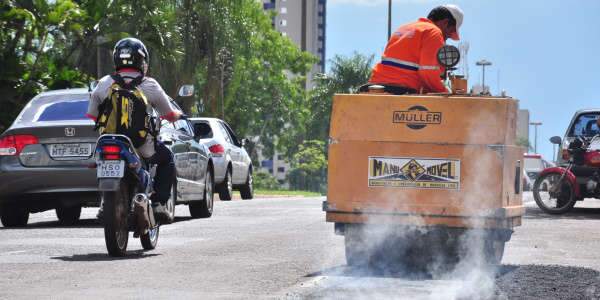 Prefeitura recebe 600 pedidos de tapa-buraco por m&ecirc;s