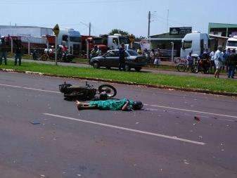 Motociclista morre atropelado ao fugir da pol&iacute;cia na contram&atilde;o de avenida