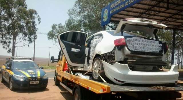 Carro apreendido com cigarros tinha 1.500 pacotes de produto importado