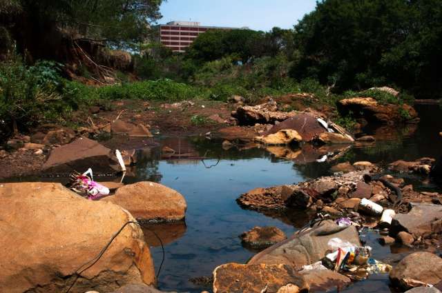 Saneamento ajuda, mas n&atilde;o &eacute; suficiente para salvar c&oacute;rregos de Campo Grande 