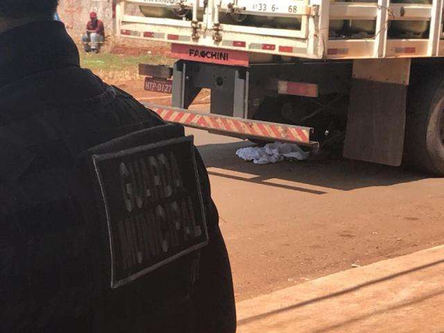 Mulher em bicicleta morre ao ser atropelada por caminh&atilde;o no Caiob&aacute;