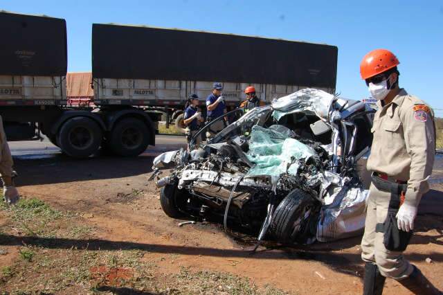  Funcion&aacute;rio do TJ/MS morreu na colis&atilde;o entre carreta bitrem e Focus