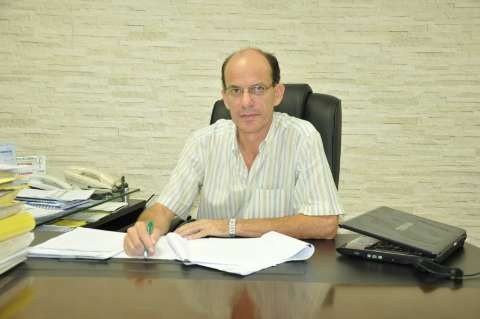 Prefeito pede que pais levem alunos &agrave; escola para garantir ano letivo 