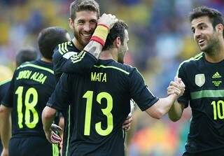 Mata comemora gol com companheiros. (Foto: Getty Images/Fifa)