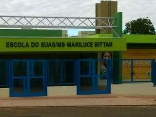 Fachada da escolas do SUAS, em homenagem à Mariluce Bittar. (Foto: Divulgação/Sedhast)