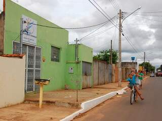 A associação fica na rua Lúcia dos Santos, no bairro Lageado. (Fotos: Simão Nogueira)