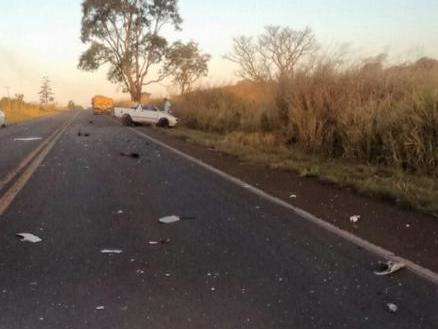 M&eacute;dico morre ao bater ve&iacute;culo de frente com carreta na MS-306