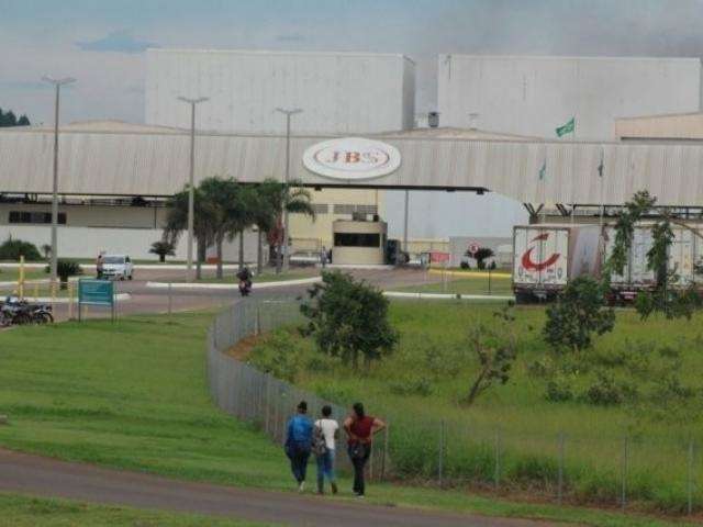 Documentos falsos encobriam propina da JBS para fiscais, 3 deles s&atilde;o de MS