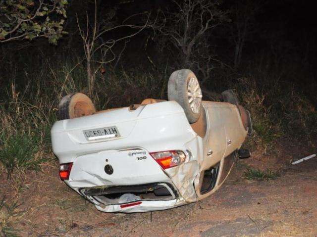 Capotagem na BR-163 deixa cinco pessoas feridas