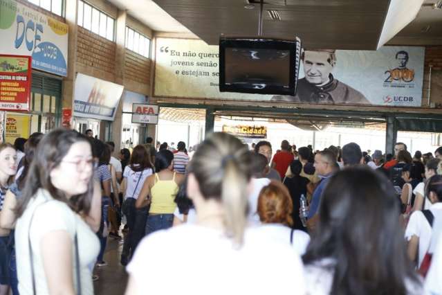 Venda de &aacute;gua para candidatos do Enem garante lucro de at&eacute; R$ 1.600